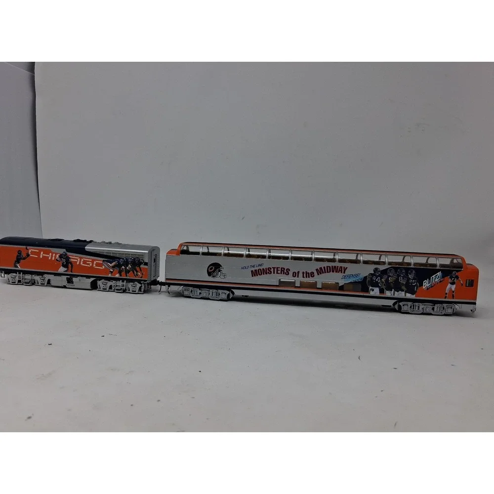 Bachmann HO Scale Chicago Bears Monsters of the Midway Train Locomotive & Car. X